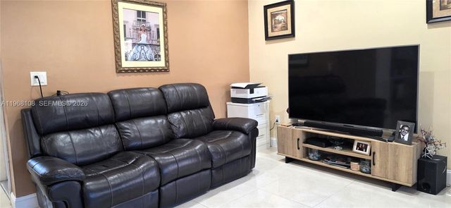 5769 NW 99th Ave, Doral, FL 33178