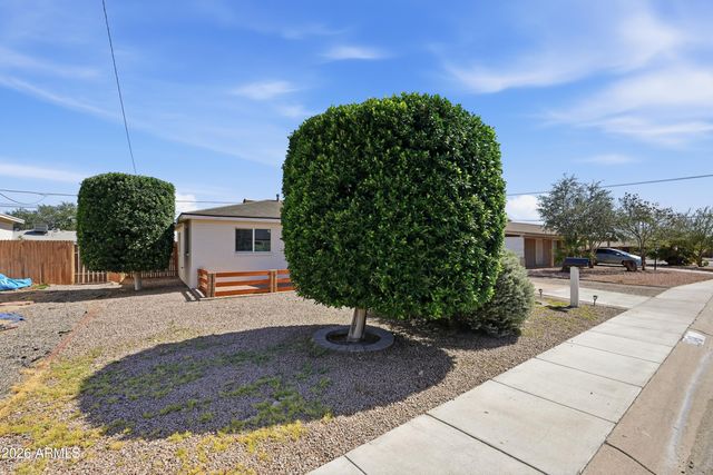 11108 W MISSOURI Avenue, Youngtown, AZ 85363