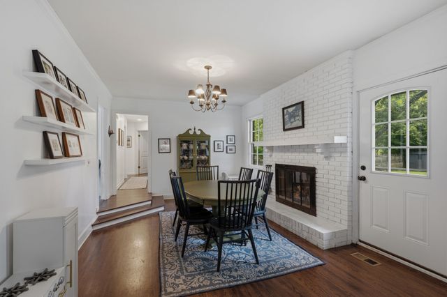 717 Harpeth Bend Dr, Nashville, TN 37221