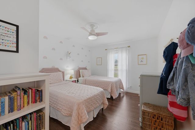 717 Harpeth Bend Dr, Nashville, TN 37221