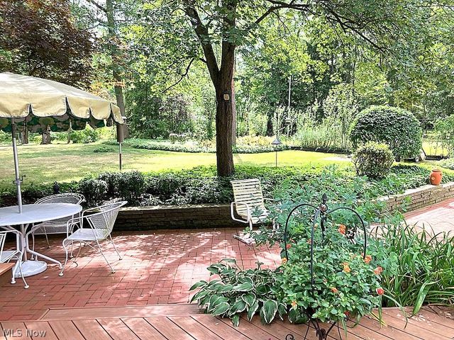 6958 Chapel Hill Drive, Brecksville, OH 44141