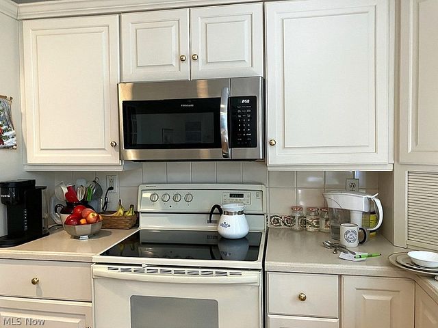6958 Chapel Hill Drive, Brecksville, OH 44141