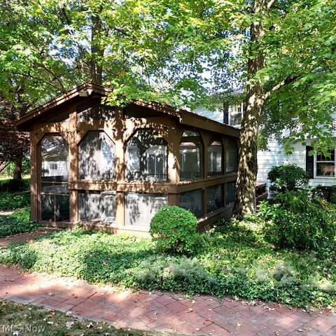 6958 Chapel Hill Drive, Brecksville, OH 44141