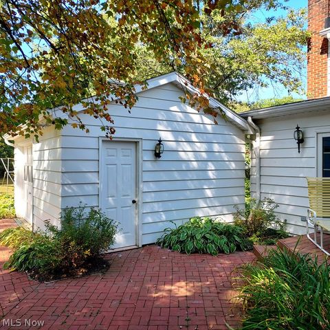 6958 Chapel Hill Drive, Brecksville, OH 44141