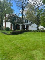 6958 Chapel Hill Drive, Brecksville, OH 44141