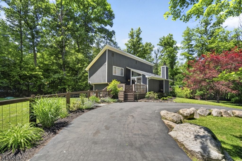 7 Trout Brook Rd, Byram Twp., NJ 07874