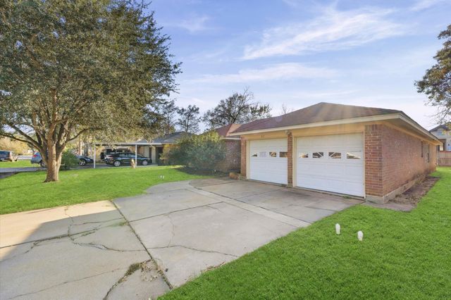 622 Seminole Drive, Kemah, TX 77565