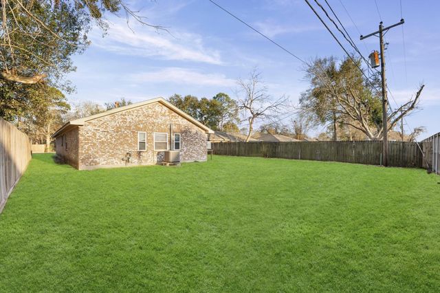 622 Seminole Drive, Kemah, TX 77565