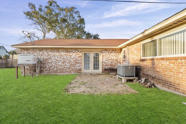 622 Seminole Drive, Kemah, TX 77565