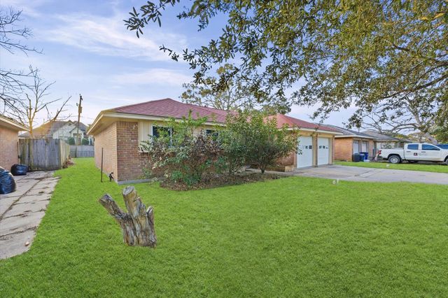 622 Seminole Drive, Kemah, TX 77565