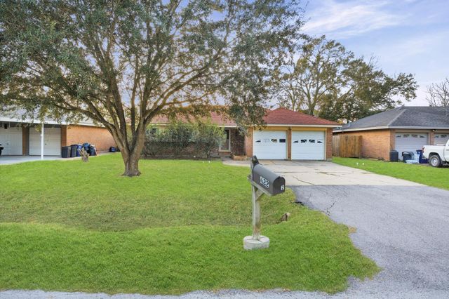 622 Seminole Drive, Kemah, TX 77565