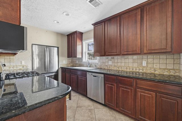 622 Seminole Drive, Kemah, TX 77565