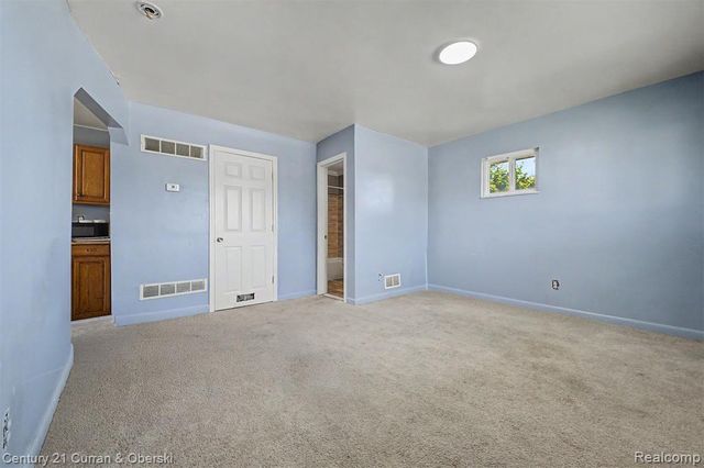 1504 Mclain Avenue, Lincoln Park, MI 48146