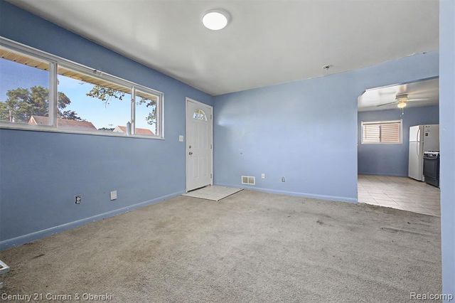 1504 Mclain Avenue, Lincoln Park, MI 48146