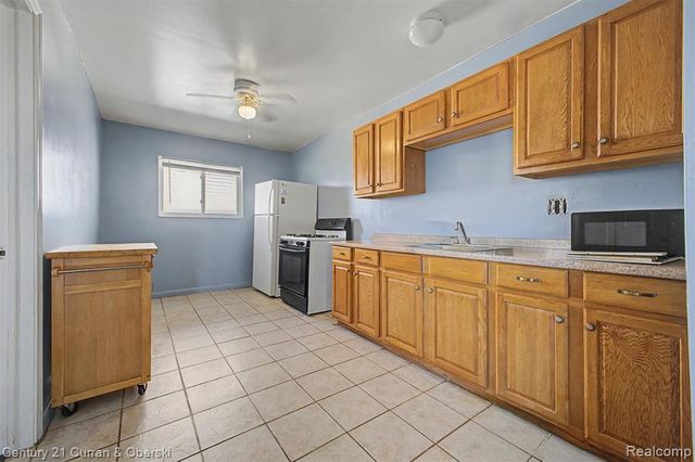 1504 Mclain Avenue, Lincoln Park, MI 48146