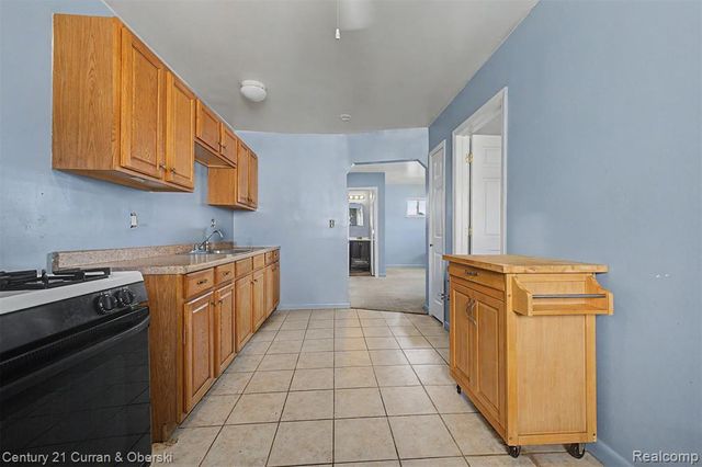 1504 Mclain Avenue, Lincoln Park, MI 48146