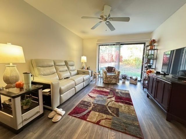 460 Asbury Ridge 460, Shelton, CT 06484
