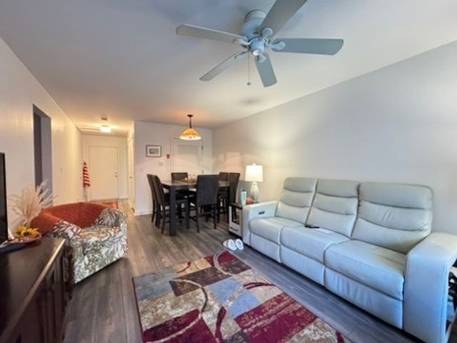 460 Asbury Ridge 460, Shelton, CT 06484