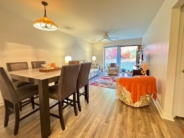 460 Asbury Ridge 460, Shelton, CT 06484