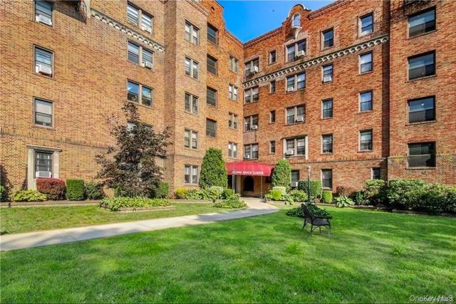 4810 Boston Post Road 4E, Pelham, NY 10803