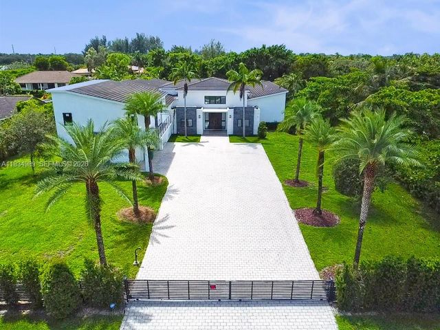 11350 NW 8th St, Plantation, FL 33325