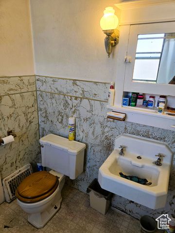 328 S CARBON AVE, Price, UT 84501