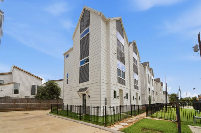 1650 W Tidwell Road, Houston, TX 77091