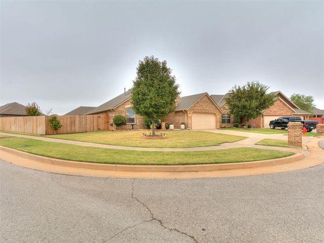 2200 Timber Ridge, Yukon, OK 73099