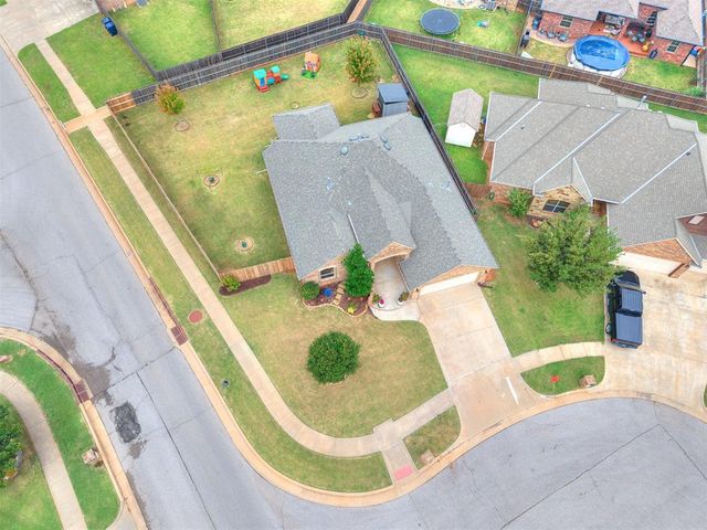 2200 Timber Ridge, Yukon, OK 73099