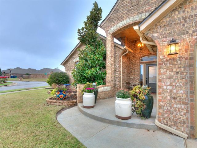 2200 Timber Ridge, Yukon, OK 73099