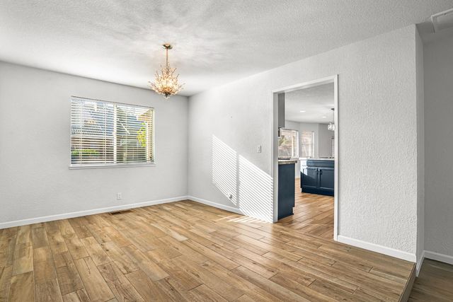 3913 Viader Dr, Modesto, CA 95356