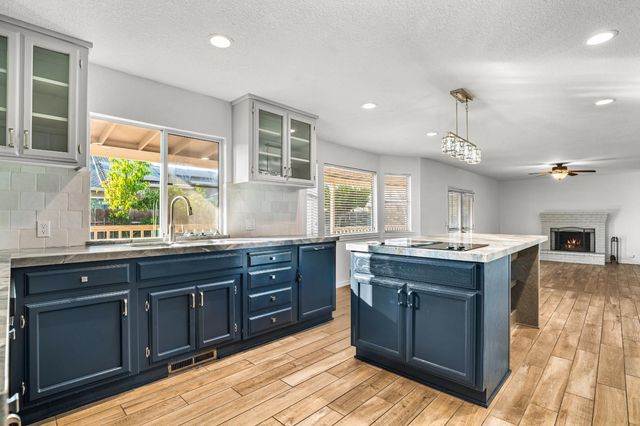 3913 Viader Dr, Modesto, CA 95356