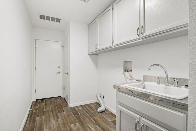 3913 Viader Dr, Modesto, CA 95356