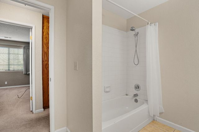 3913 Viader Dr, Modesto, CA 95356