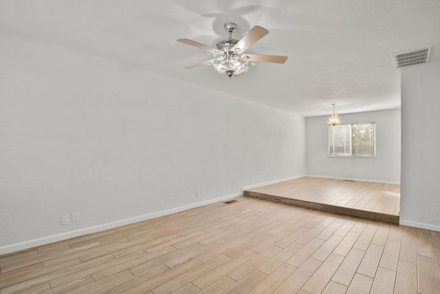 3913 Viader Dr, Modesto, CA 95356