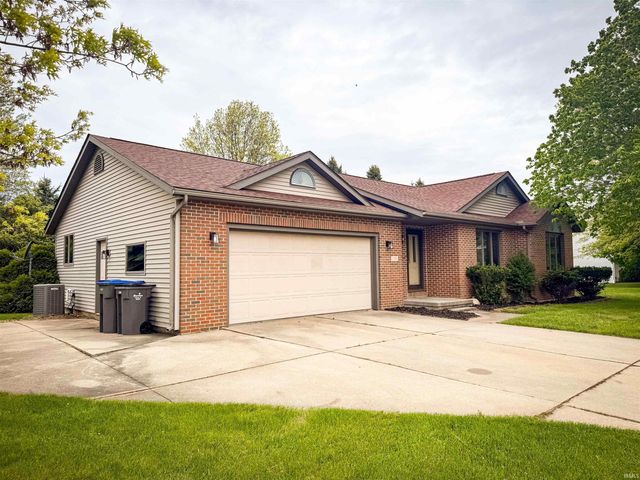 2725 Lismore Drive, Goshen, IN 46526