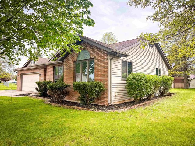 2725 Lismore Drive, Goshen, IN 46526