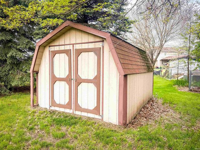 2725 Lismore Drive, Goshen, IN 46526