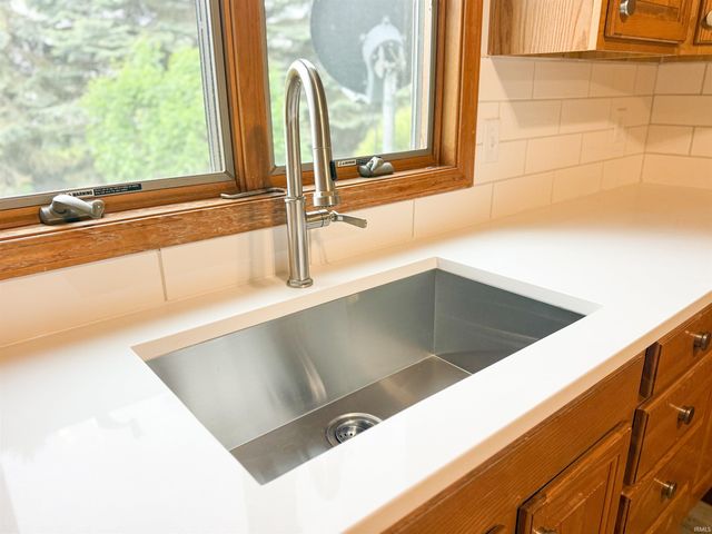 2725 Lismore Drive, Goshen, IN 46526