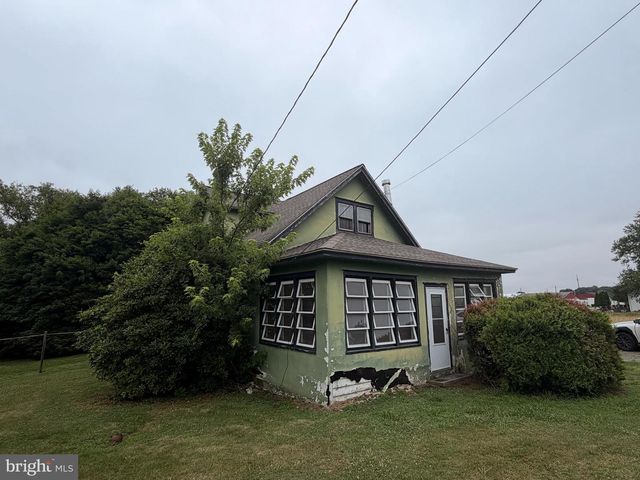 545 WALTHER RD, Newark, DE 19702