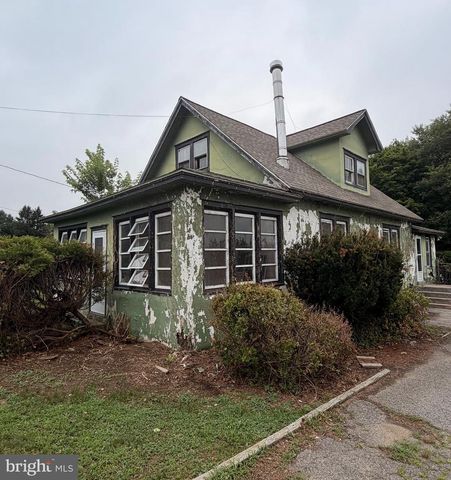545 WALTHER RD, Newark, DE 19702
