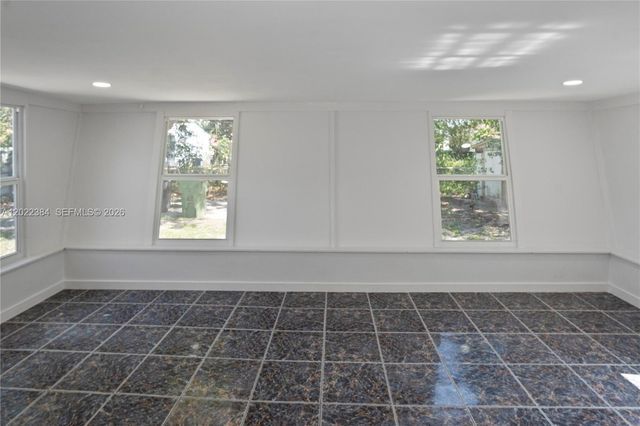 1075 NW 127th St, North Miami, FL 33168