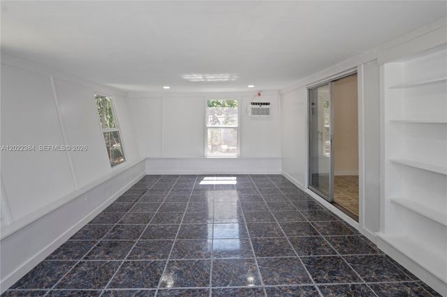 1075 NW 127th St, North Miami, FL 33168