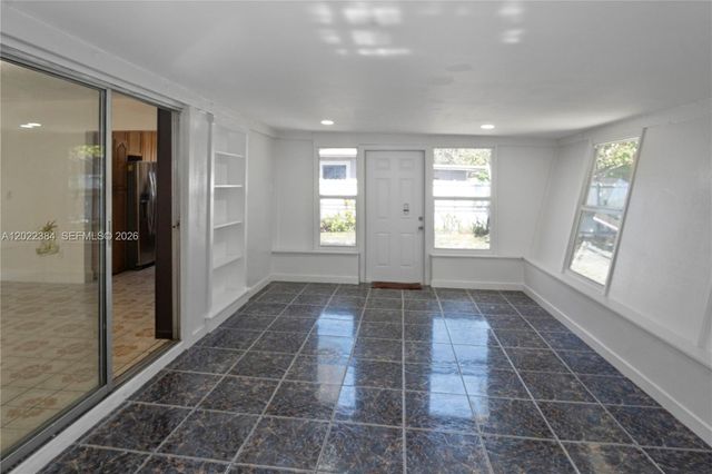 1075 NW 127th St, North Miami, FL 33168