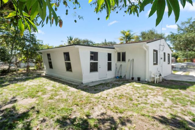 1075 NW 127th St, North Miami, FL 33168