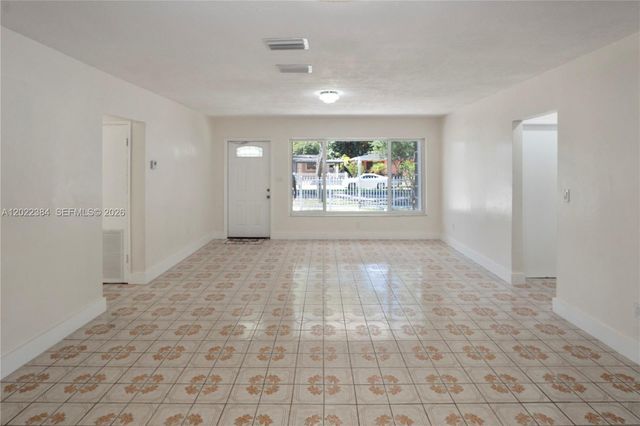 1075 NW 127th St, North Miami, FL 33168
