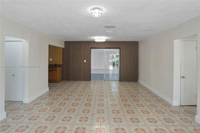 1075 NW 127th St, North Miami, FL 33168