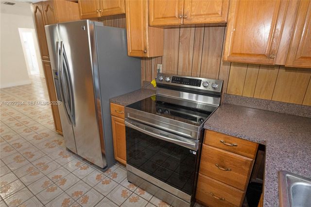 1075 NW 127th St, North Miami, FL 33168