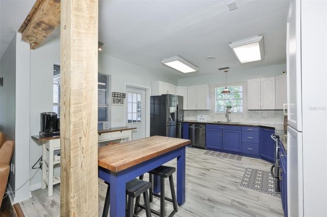 2802 HIDEAWAY LANE, Valrico, FL 33596