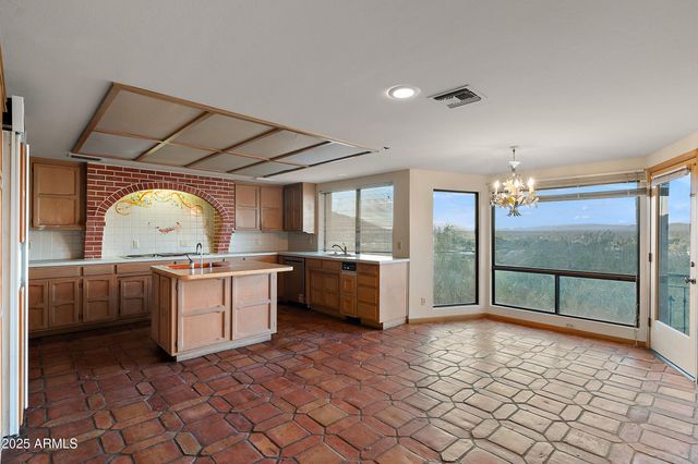 6349 E HUMMINGBIRD Lane, Paradise Valley, AZ 85253